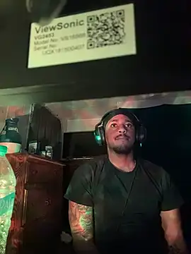 Snapshot of tyrek5051 chatting on 11.20.25 tyrek5051 online show from 11.20.25