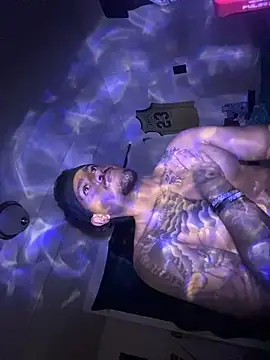 Snapshot of tyrek5051 chatting on 12.03.25 tyrek5051 online show from 12.03.25