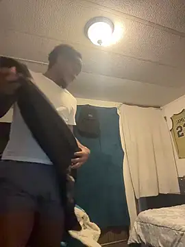 Snapshot of tyrek5051 chatting on 12.04.25 tyrek5051 online show from 12.04.25