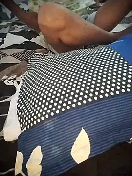 Snapshot of Sexey-Puja chatting on 09.27.25 Sexey-Puja online show from 09.27.25