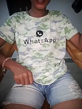 Snapshot of Sexey-Puja chatting on 09.28.25 Sexey-Puja online show from 09.28.25