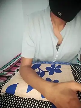 Snapshot of Sexey-Puja chatting on 10.01.25 Sexey-Puja online show from 10.01.25