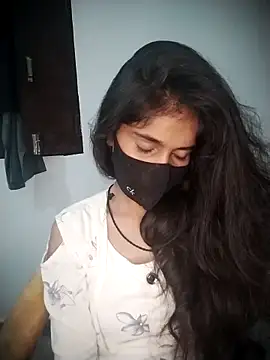 Snapshot of Sexey-Puja chatting on 10.05.25 Sexey-Puja online show from 10.05.25