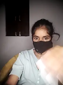 Snapshot of Sexey-Puja chatting on 10.08.25 Sexey-Puja online show from 10.08.25