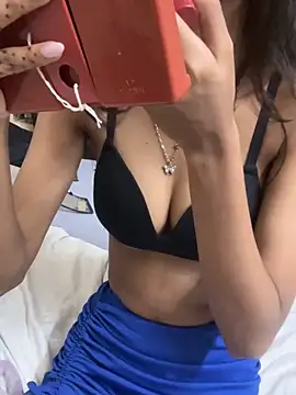 Snapshot of Desire_Zoya chatting on 09.21.25 Desire Zoya online show from 09.21.25