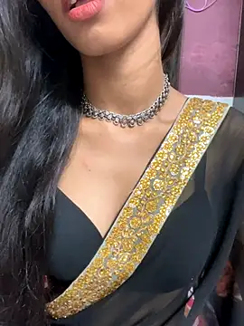 Snapshot of Desire_Zoya chatting on 10.26.25 Desire Zoya online show from 10.26.25