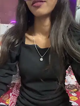 Snapshot of Desire_Zoya chatting on 10.28.25 Desire Zoya online show from 10.28.25