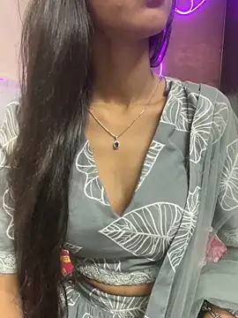 Snapshot of Desire_Zoya chatting on 11.15.25 Desire Zoya online show from 11.15.25