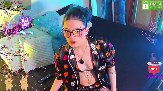Bluedarkelf888 online show from 04.28.26
