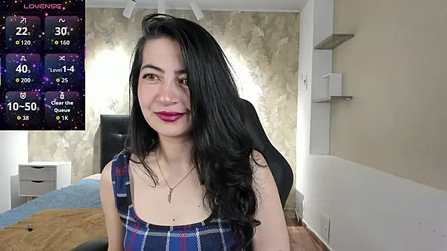 Snapshot of Saya_Amaretto1 chatting on 09.30.25 Saya Amaretto1 online show from 09.30.25