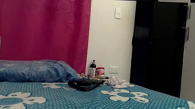 skinnybarbie022 online show from 10.12.25