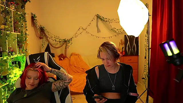 Snapshot of Sova173 chatting on 09.17.25 Sova173 online show from 09.17.25