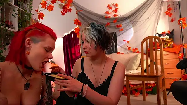 Snapshot of Sova173 chatting on 10.03.25 Sova173 online show from 10.03.25