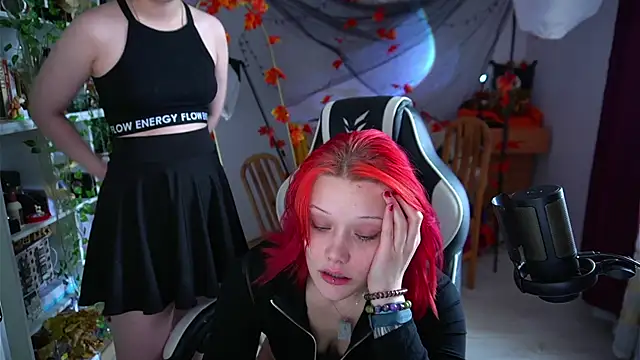 Snapshot of Sova173 chatting on 10.14.25 Sova173 online show from 10.14.25