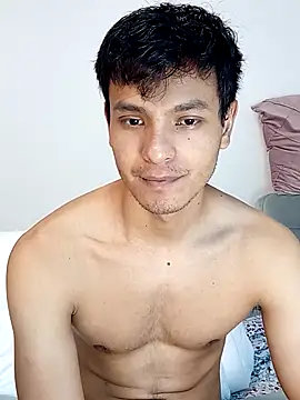 Snapshot of Valois2025 chatting on 12.21.25 Valois2025 online show from 12.21.25