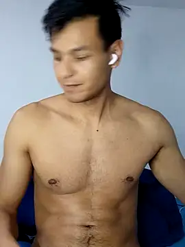 Snapshot of Valois2025 chatting on 04.04.26 Valois2025 online show from 04.04.26