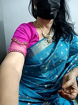 Snapshot of ammala_honey chatting on 10.31.25 ammala honey online show from 10.31.25