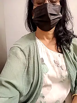 Snapshot of ammala_honey chatting on 11.21.25 ammala honey online show from 11.21.25