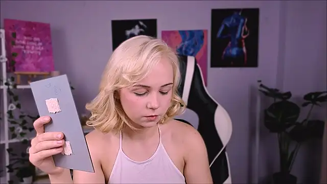 Charlotte Colinss online show from 10.06.25