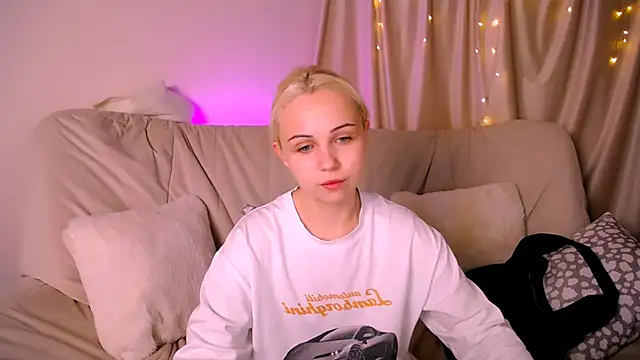 Charlotte Colinss online show from 11.13.25