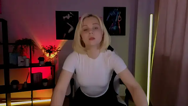 Charlotte Colinss online show from 04.30.26