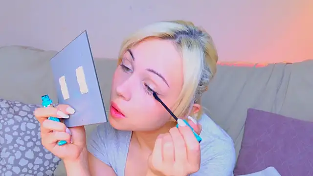 Charlotte Colinss online show from 05.08.26