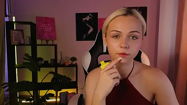 Charlotte Colinss online show from 06.22.26