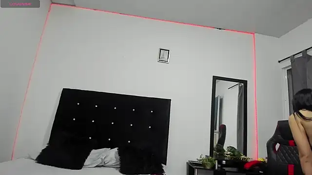 Snapshot of NicoleFletcher chatting on 09.24.25 NicoleFletcher online show from 09.24.25