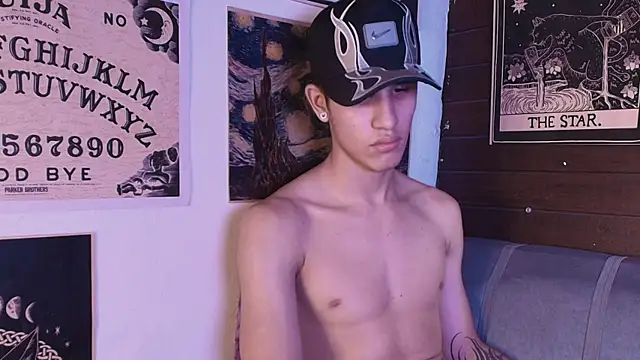 Snapshot of _realwav chatting on 09.18.25 realwav online show from 09.18.25