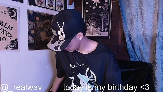 Snapshot of _realwav chatting on 10.26.25 realwav online show from 10.26.25