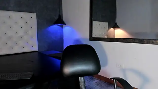 Snapshot of _realwav chatting on 12.19.25 realwav online show from 12.19.25