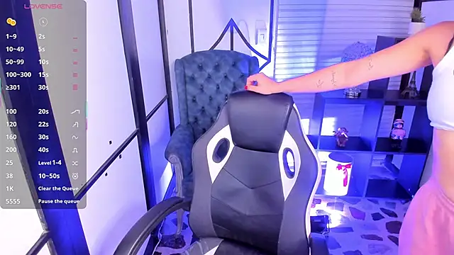 NahomiRichards  online show from 11.28.25