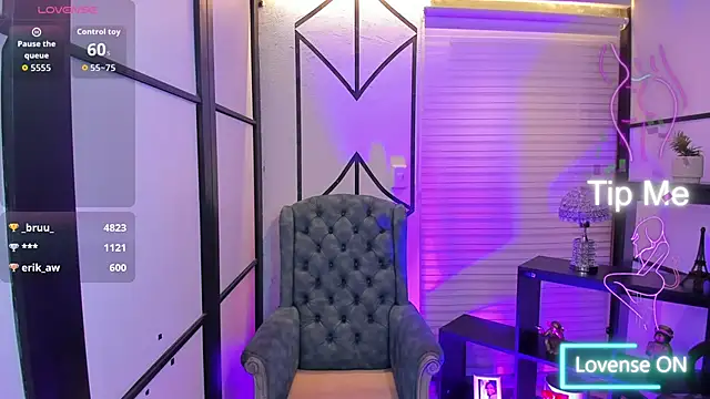 NahomiRichards  online show from 12.04.25