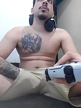 Snapshot of branquintatto chatting on 10.26.25 branquintatto online show from 10.26.25