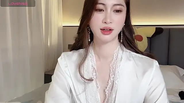 wuyueaini online show from 11.04.25