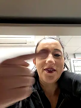 Snapshot of monella821 chatting on 12.05.25 monella821 online show from 12.05.25