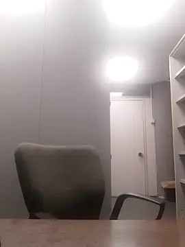 Snapshot of monella821 chatting on 12.17.25 monella821 online show from 12.17.25