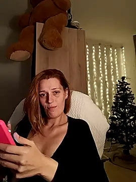 Snapshot of Mila_Luciphya chatting on 11.25.25 Mila Luciphya online show from 11.25.25