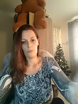 Snapshot of Mila_Luciphya chatting on 12.04.25 Mila Luciphya online show from 12.04.25