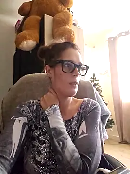 Snapshot of Mila_Luciphya chatting on 12.05.25 Mila Luciphya online show from 12.05.25