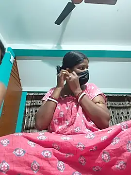 Snapshot of Indian__coupel999 chatting on 05.18.26 Indian coupel999 online show from 05.18.26