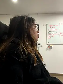 Snapshot of Isabela_Colins chatting on 09.16.25 Isabela Colins online show from 09.16.25