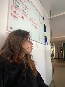 Snapshot of Isabela_Colins chatting on 09.17.25 Isabela Colins online show from 09.17.25