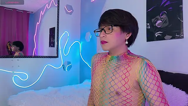 Snapshot of Dannyhot_ chatting on 11.11.25 Dannyhot online show from 11.11.25