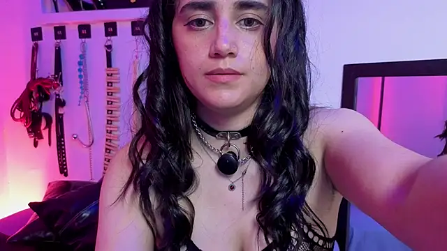 elowen halley1 online show from 02.20.26