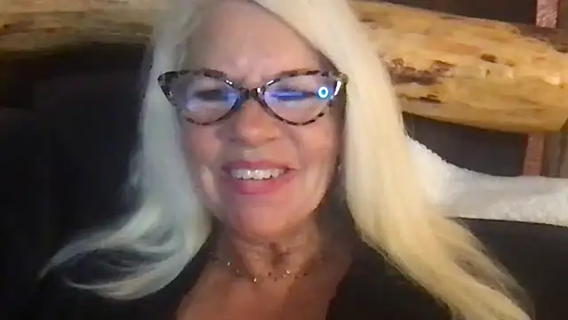 Snapshot of SubMissOlivia chatting on 10.31.25 SubMissOlivia online show from 10.31.25