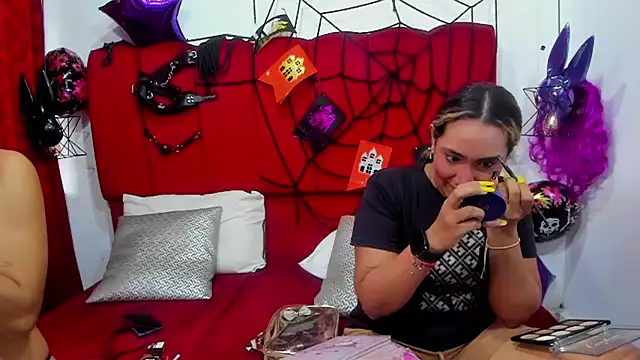 IsabelaANDalahia online show from 10.29.25