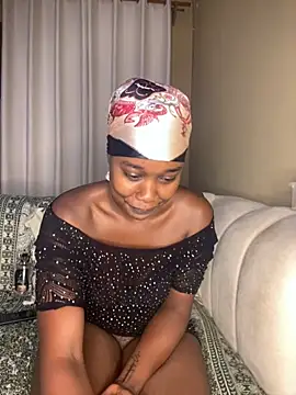 Snapshot of TinaFavourite chatting on 10.03.25 TinaFavourite online show from 10.03.25