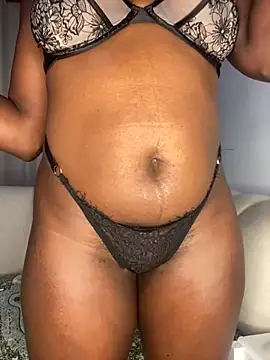 Snapshot of TinaFavourite chatting on 11.26.25 TinaFavourite online show from 11.26.25