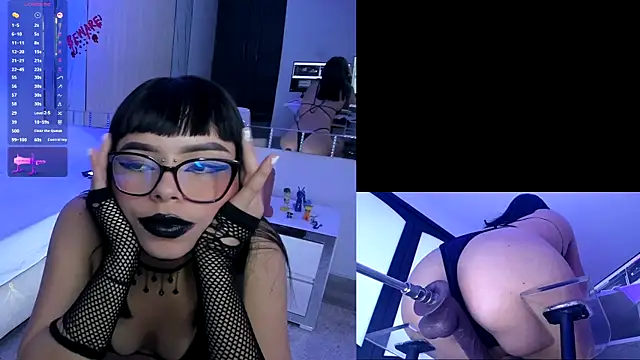 Snapshot of Nyveth chatting on 11.19.25 Nyveth online show from 11.19.25